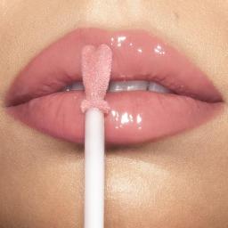 Lip Gloss Market Landscape Highlighting Trends Innovations and Competitive Growth Opportunities Worldwide