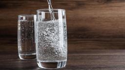 Sparkling Water Market Seasonal Demand Patterns and Festive Promotions
